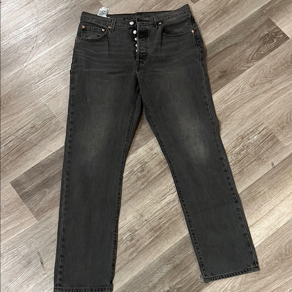 Woman’s Levi’s Black Jeans